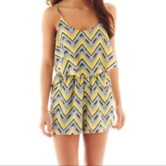 City Triangles Romper - Picture 1 of 8